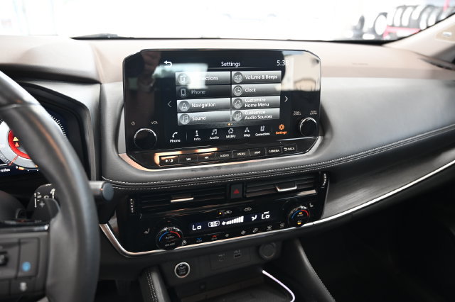 Used 2021 Nissan Rogue Platinum FWD image 16