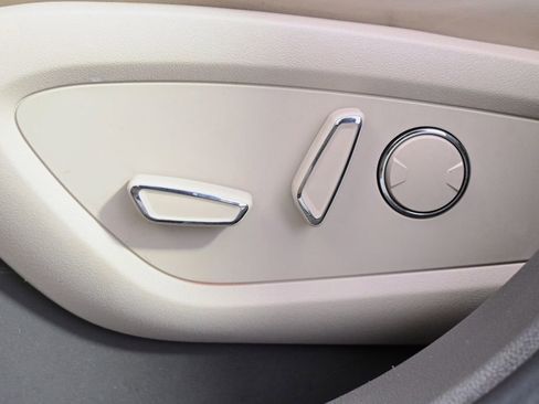 Used 2016 Lincoln MKX Select w/ Select Plus Package image 14