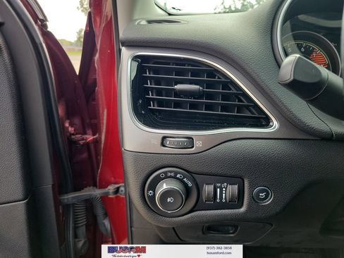 Used 2021 Jeep Cherokee Limited AWD/4WD image 18
