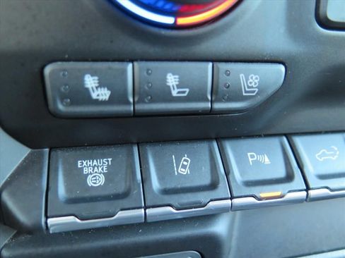 Used 2023 Chevrolet Silverado 2500 High Country w/ Technology Package AWD/4WD image 15