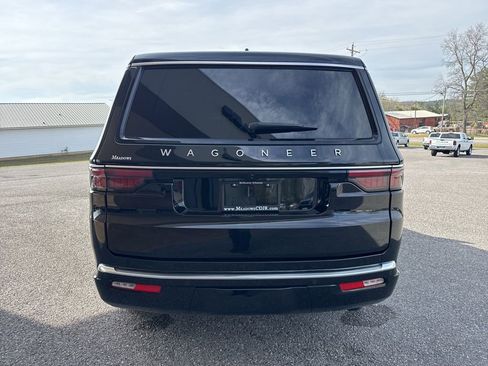 Used 2025 Jeep Wagoneer Series II image 5