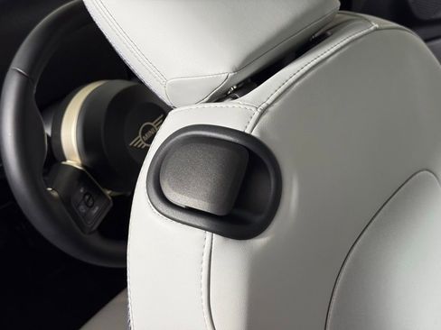 Certified 2025 MINI Cooper 2-Door Hardtop FWD image 16