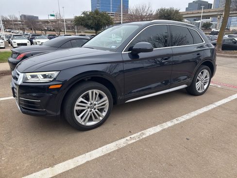 Used 2018 Audi Q5 2.0T Premium Plus w/ Premium Plus Package image 2