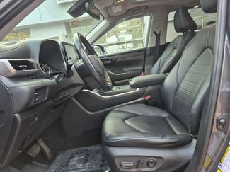 Used 2020 Toyota Highlander XLE video 2