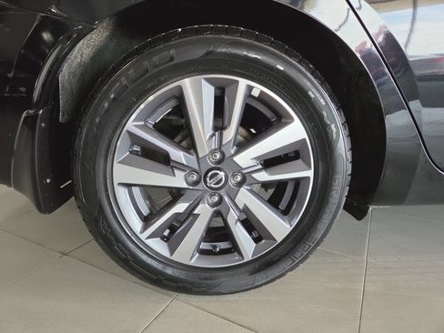 Used 2020 Nissan Versa SV FWD image 10