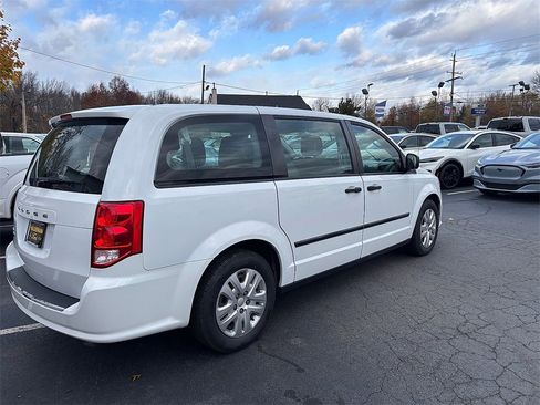 Used 2016 Dodge Grand Caravan American Value Package image 6