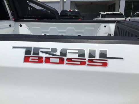 Used 2021 Chevrolet Silverado 1500 LT Trail Boss w/ Convenience Package II image 14