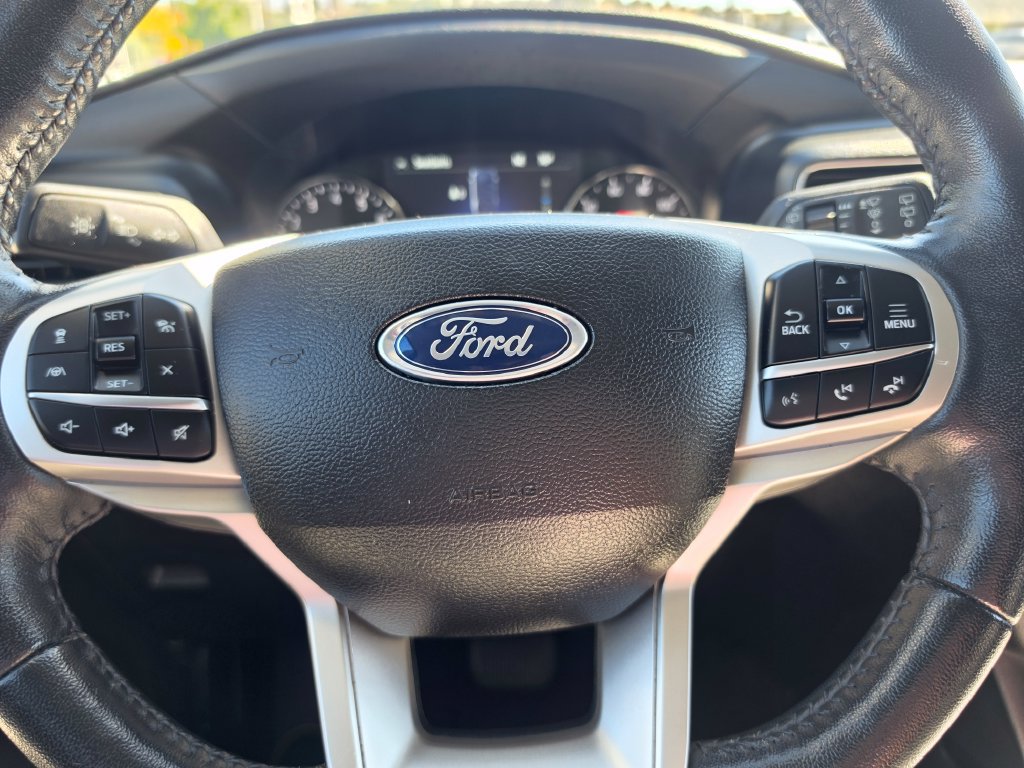 Used 2023 Ford Explorer Limited AWD/4WD image 19