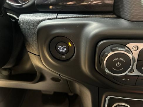 Used 2021 Jeep Wrangler Unlimited Sport AWD/4WD image 27