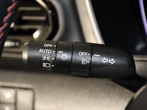 Used 2025 Honda Pilot TrailSport image 24