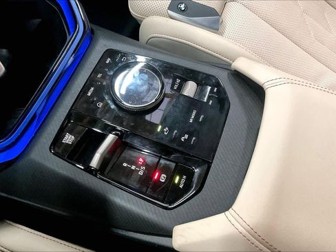 Used 2025 BMW X3 xDrive30i w/ Convenience Package image 37