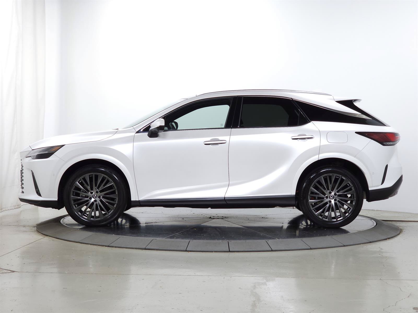 Used 2024 Lexus RX 350 w/ Convenience Package AWD/4WD image 5