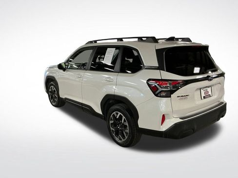 Certified 2025 Subaru Forester Premium AWD/4WD image 4