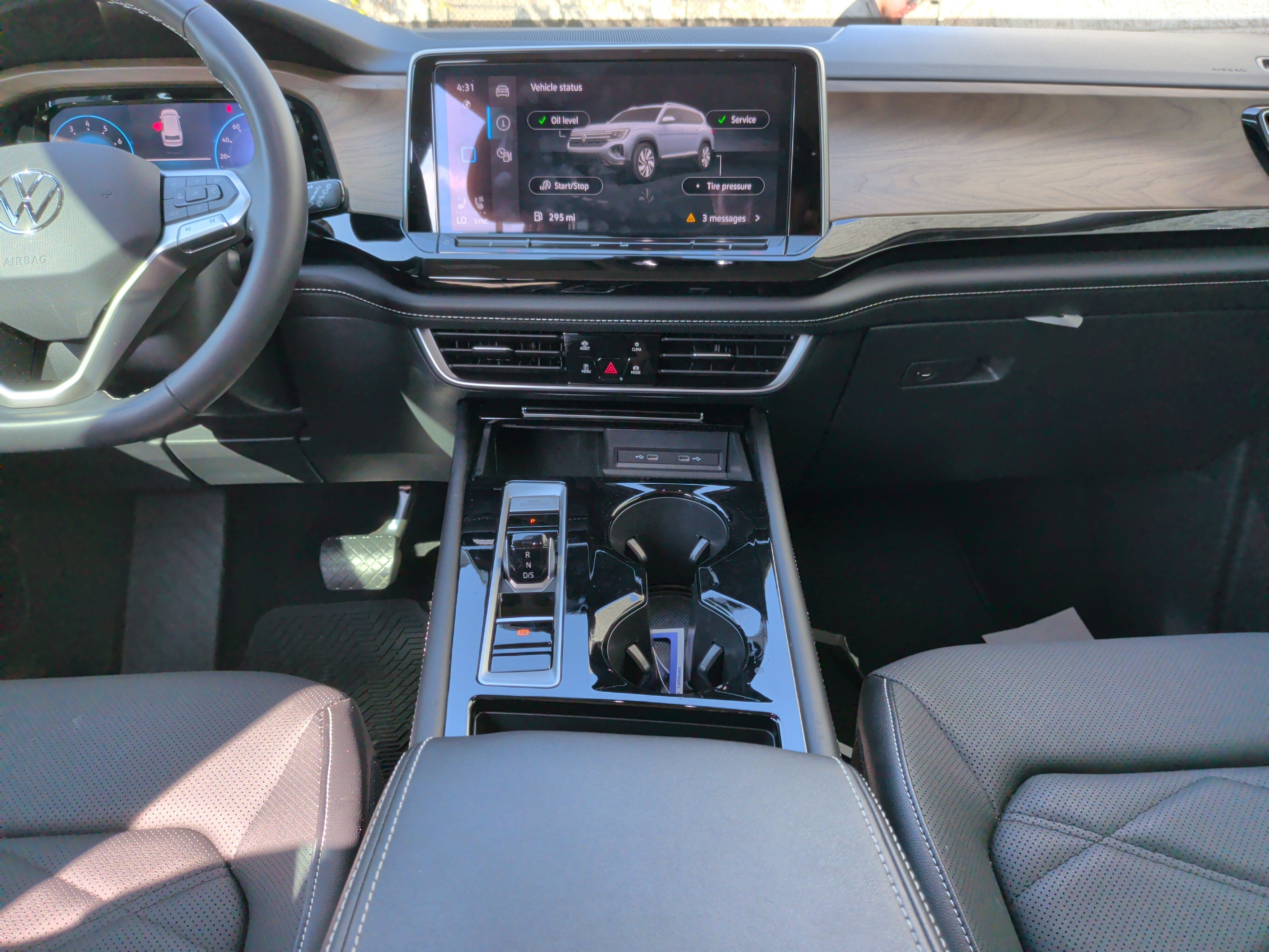 Used 2024 Volkswagen Atlas SE w/ Black Wheel Package FWD image 26