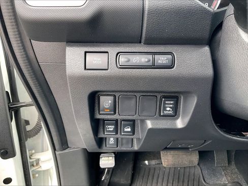 Used 2022 Nissan Frontier SV AWD/4WD image 25