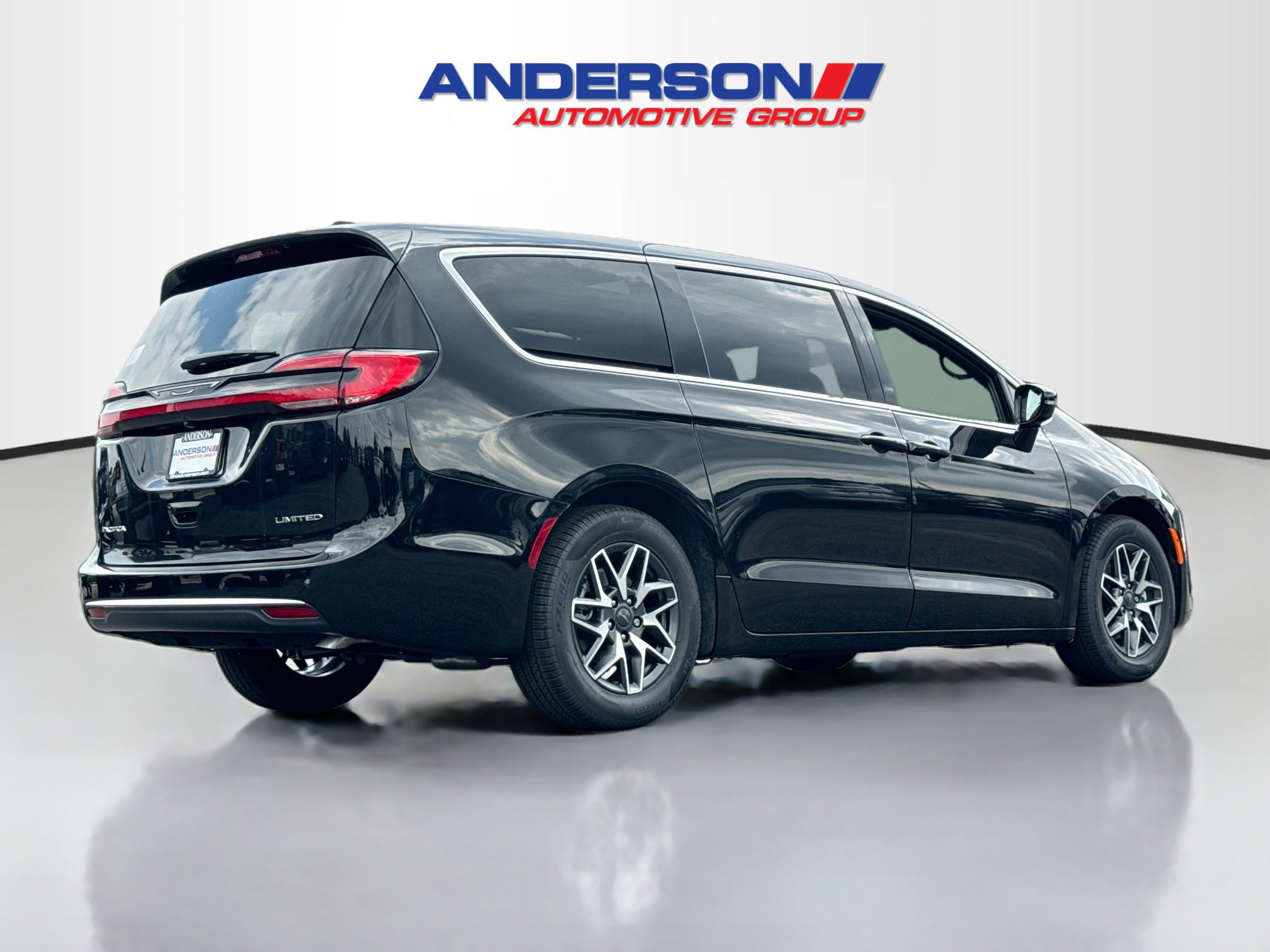 New 2027 Chrysler Pacifica Limited w/ Family Tech Group FWD image 2