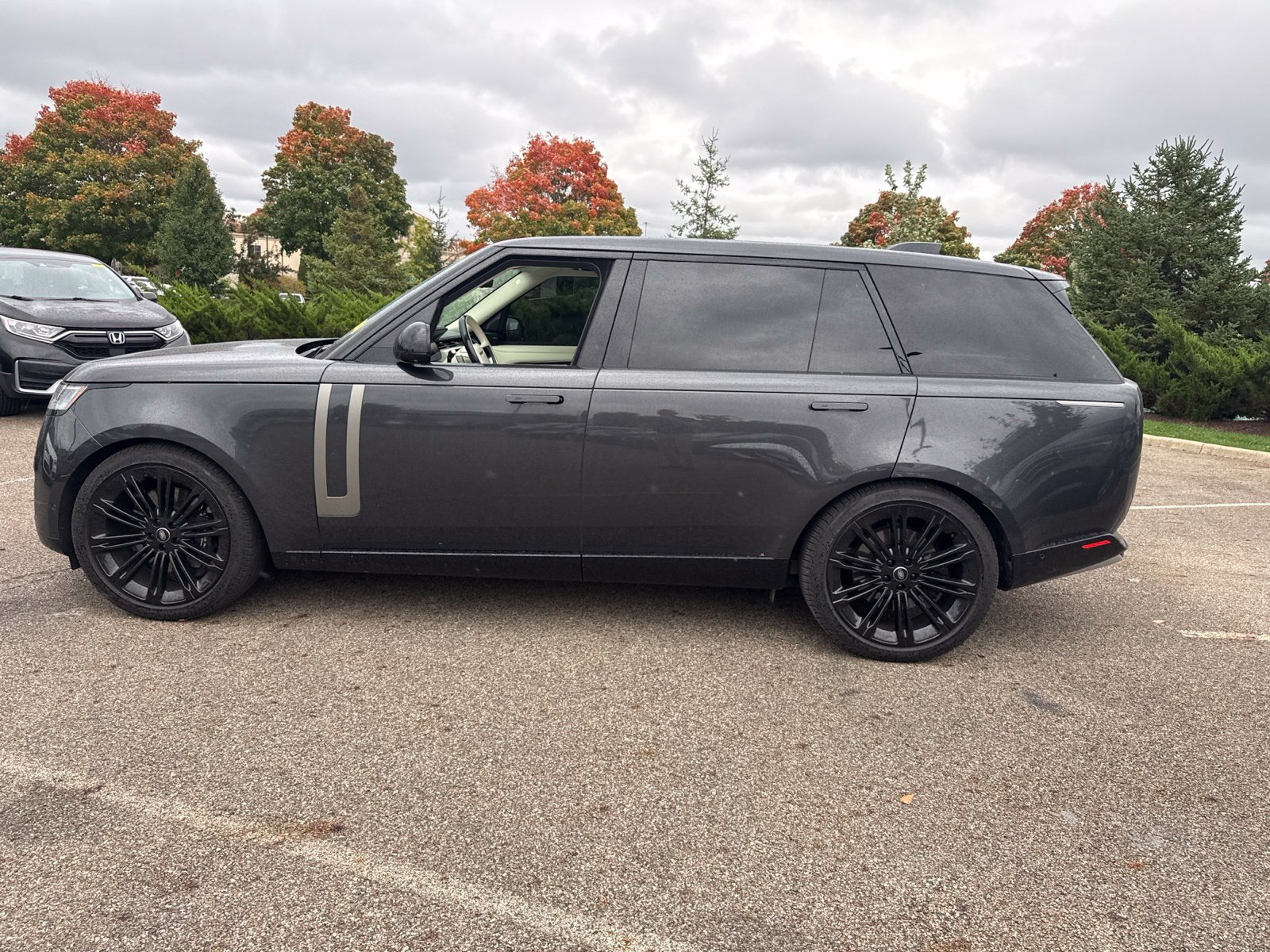 Used 2024 Land Rover Range Rover Long Wheelbase SE AWD/4WD image 8