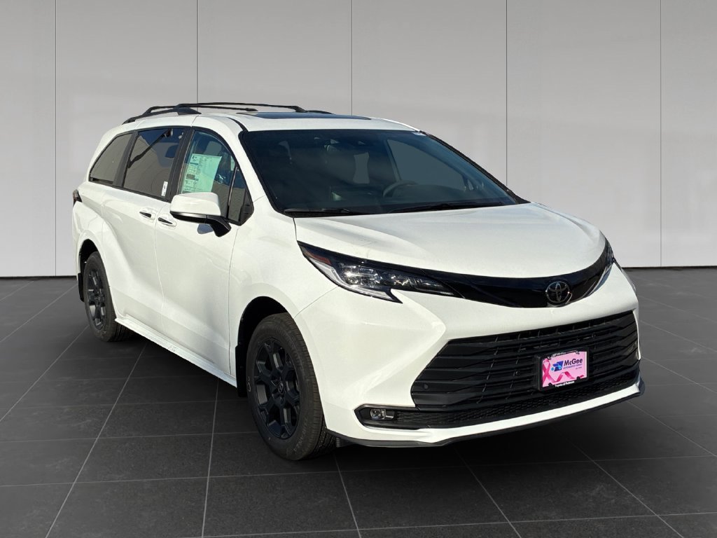 New 2026 Toyota Sienna XLE Woodland Edition AWD/4WD image 8