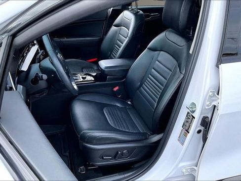 Used 2023 Kia Sportage SX image 18