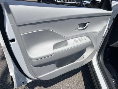 Used 2025 Hyundai Kona SEL AWD/4WD image 20