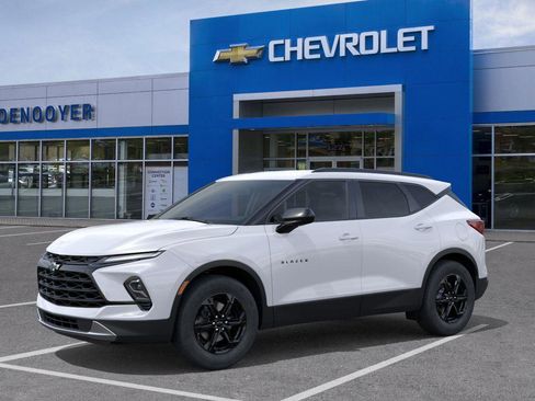 New 2026 Chevrolet Blazer LT w/ Convenience Package AWD/4WD image 2