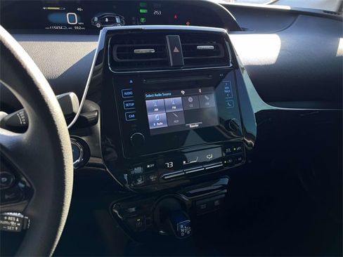 Used 2019 Toyota Prius LE image 24