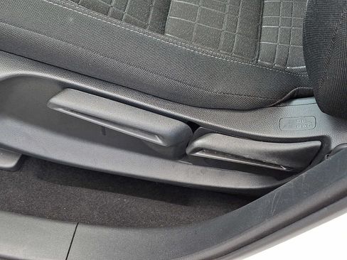 Used 2024 Honda HR-V LX image 11