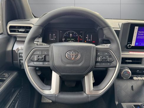 New 2026 Toyota 4Runner SR5 AWD/4WD image 13