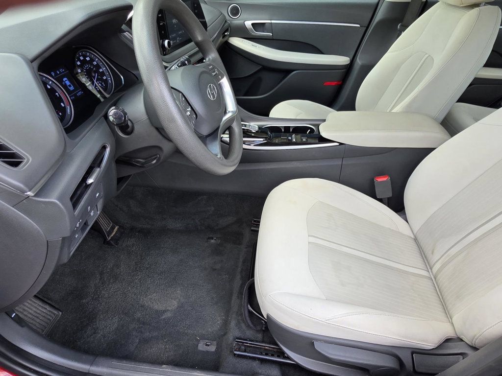 Used 2023 Hyundai Sonata SE FWD image 6