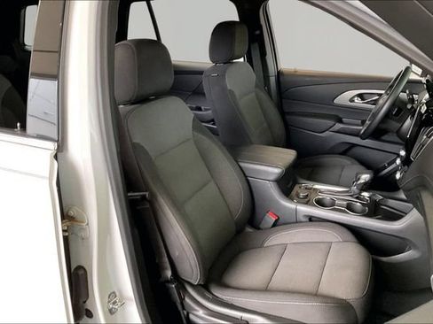 Used 2023 Chevrolet Traverse LT FWD image 20