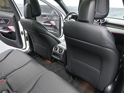 Used 2025 Mercedes-Benz C 300 Sedan image 25