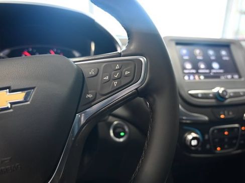 Used 2024 Chevrolet Equinox LT FWD image 23