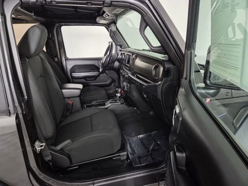 Used 2018 Jeep Wrangler Sport image 32