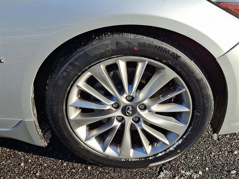 Used 2018 INFINITI Q50 Luxe w/ Essential Package (3.0T Luxe) image 9