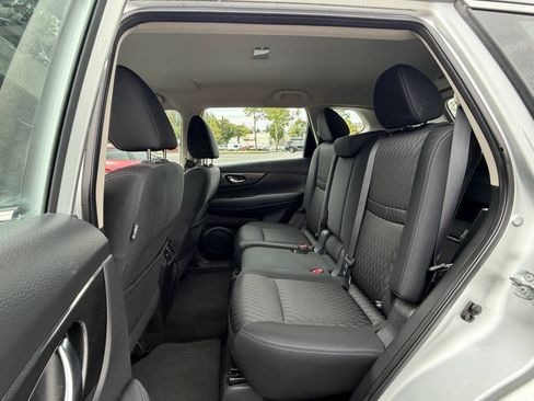 Used 2018 Nissan Rogue S AWD/4WD image 15