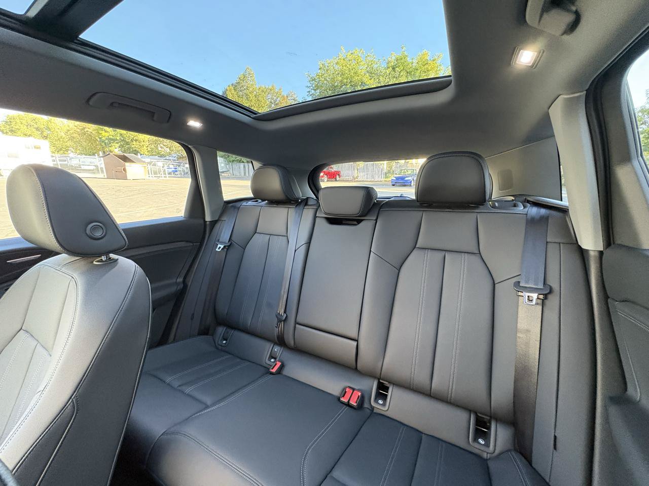 Used 2025 Audi Q6 e-tron Premium Plus w/ Premium Plus AWD/4WD image 15