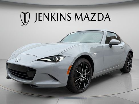 Used 2025 MAZDA MX-5 Miata RF Grand Touring RWD image 4