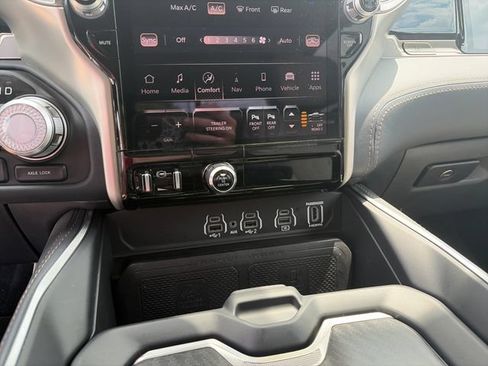 Used 2025 RAM 1500 Tungsten w/ Towing Technology Group AWD/4WD image 18