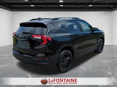 Used 2024 GMC Terrain SLE w/ Driver Convenience Package AWD/4WD image 8