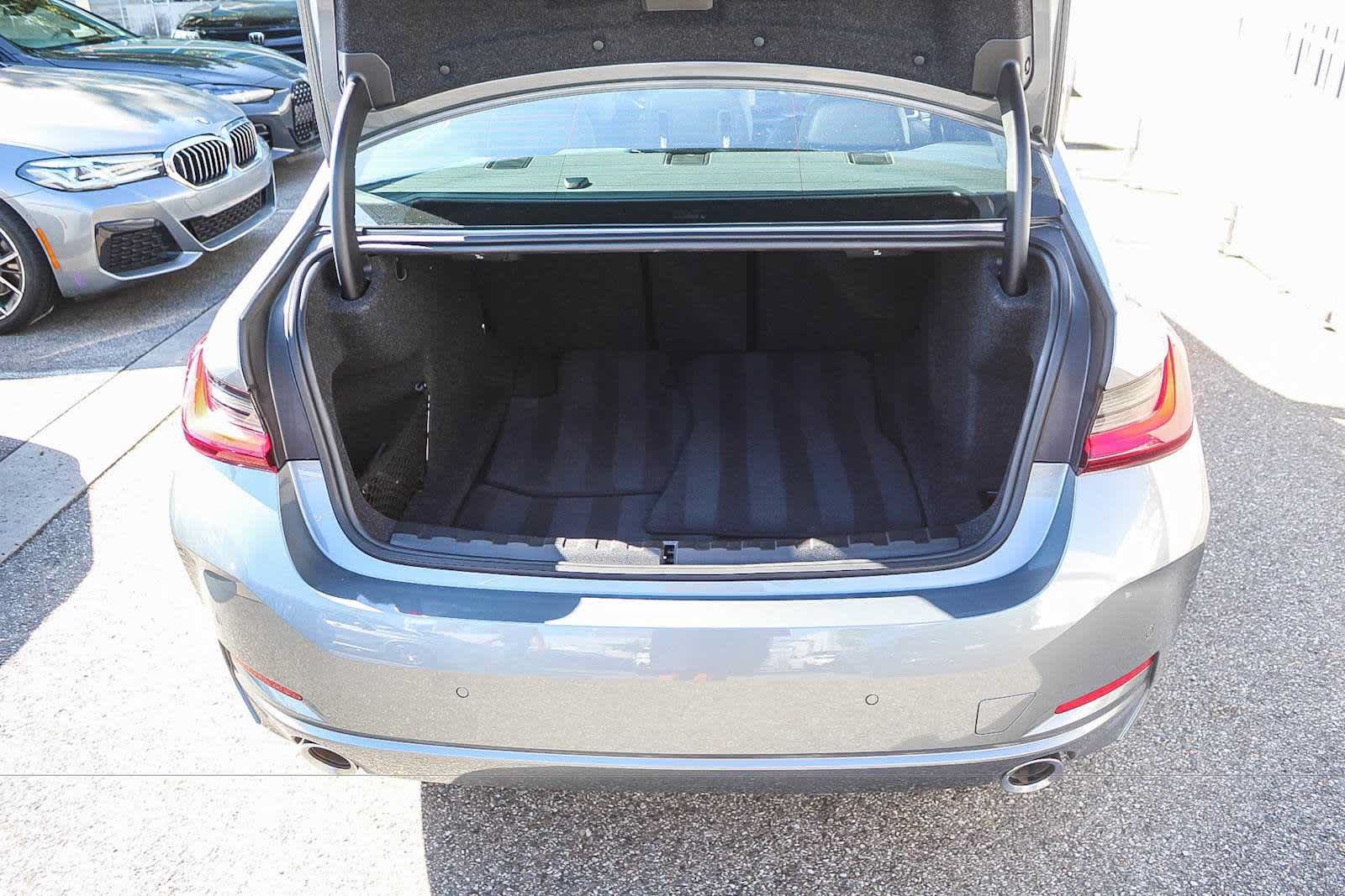 Used 2026 BMW 330i Sedan w/ Convenience Package RWD image 41