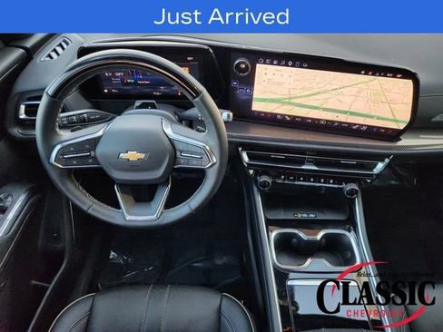 Used 2025 Chevrolet Traverse High Country image 39