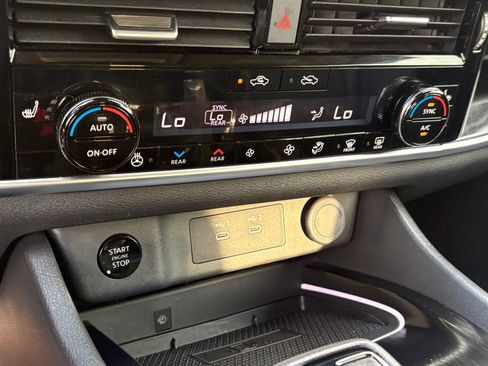 Certified 2024 Nissan Rogue SL w/ SL Premium Package FWD image 22