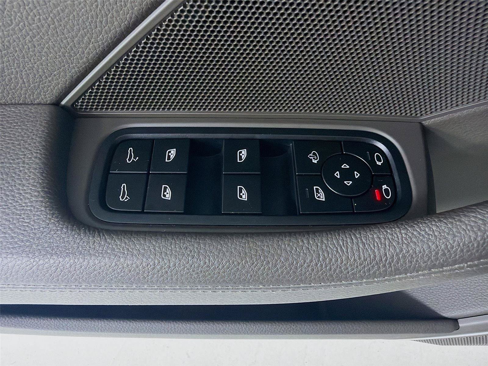 Certified 2023 Porsche Panamera 4 Platinum Edition AWD/4WD image 8