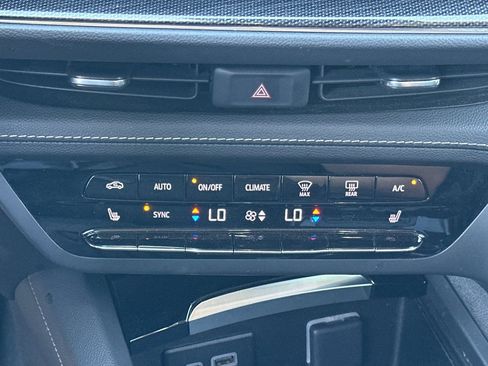 Used 2023 Buick Envision Essence FWD image 26