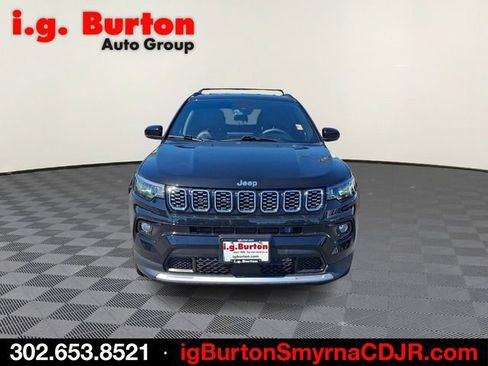 Used 2025 Jeep Compass Limited AWD/4WD image 2