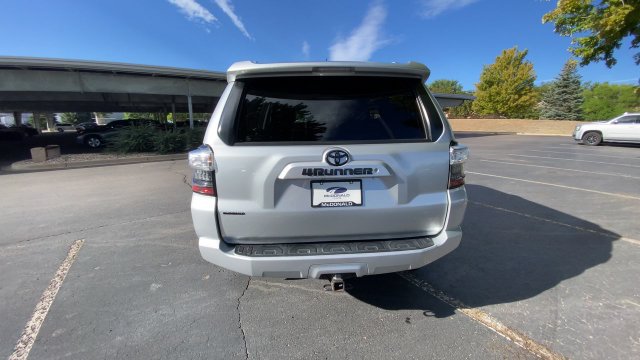 Used 2016 Toyota 4Runner SR5 AWD/4WD image 6