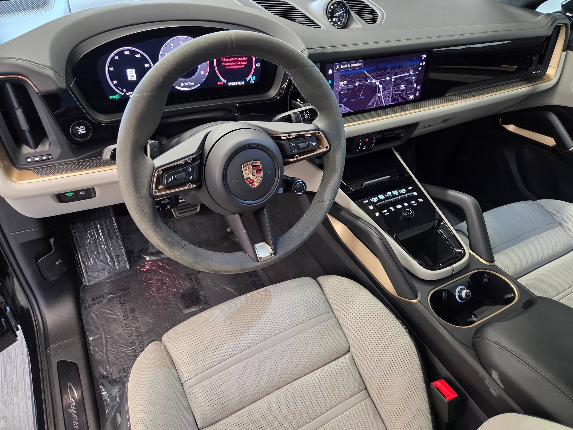 Certified 2025 Porsche Cayenne GTS AWD/4WD image 4