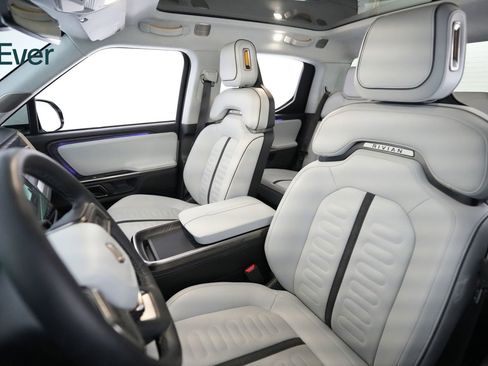 Used 2023 Rivian R1T Adventure AWD/4WD image 4