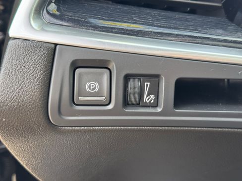 Used 2024 Cadillac XT5 Premium Luxury FWD image 25