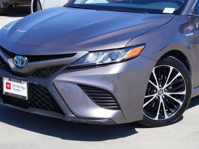 Used 2020 Toyota Camry SE FWD image 6